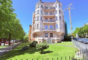 **wieder Besichtigung möglich** sonnige 5-Zimmer Altbauperle im Vorderen Westen mit großem Balkon