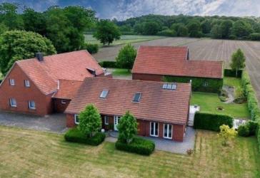 Gepflegtes, ländliches Anwesen in Coesfeld mit Stallgebäude, Scheune und Garagen