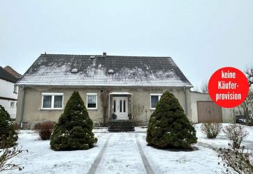 HORN IMMOBILIEN + freistehendes Einfamilienhaus mit Nebengebäude und schönem Grundstück, ruhige Lage