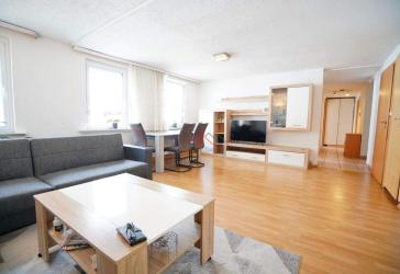 Stadtnahe 4 1/2-Zimmer-Wohnung mit Gartenanteil und Ausbaupotenzial!
