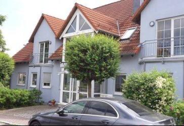 idyllisch im Grünen gelegene 2 Raumwohnung unweit von Dresden mit Südbalkon