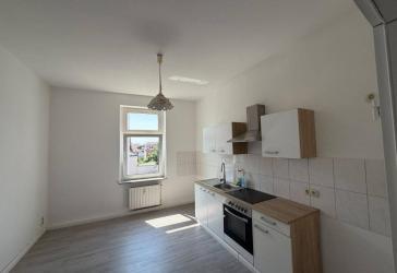 Erstbezug nach Sanierung: helle 3-Zimmer Altbau Whg. mit EBK im Herzen der Stadt