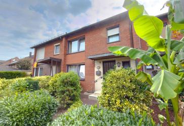 Ruhig gelegenes Reihenmittelhaus mit Wintergarten in Hitdorf