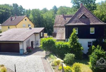 Provisionsfrei-Charmante Doppelhaushälfte mit großem Nebengelass auf traumhaftem Grundstück in Radebeul
