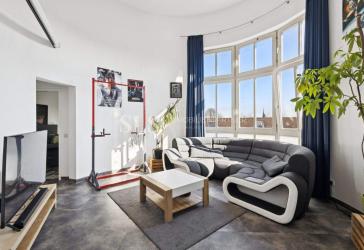 Helles Wohngefühl auf zwei Ebenen - Maisonette mit hochwertiger Küche und Tiefgaragenstellplatz