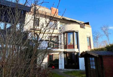 FREIE, GROßZÜGIGE 3 ZIMMER-WOHNUNG MIT DREI BALKONEN UND SCHÖNEM INNENHOF IN PUCHHEIM ZU VERKAUFEN