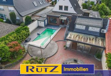 Ganderkesee - Heide | Sanierungsbedürftiges Einfamilienhaus mit Pool und Pool-Haus in Toplage