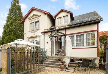 Stilvolle Stadtvilla mit acht Zimmern, vielen Highlights und bestehendem Wohnrecht