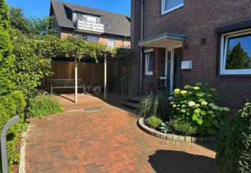 Modernisiertes Endreihenhaus mit Garten in Glinde - Ideal für Familien