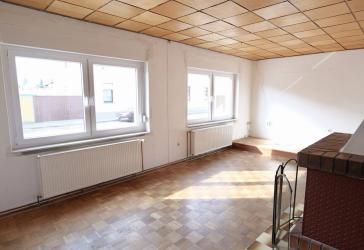 Charmantes Reihenhaus in Oranienbaum | Mit Kamin, Terrasse und Garage