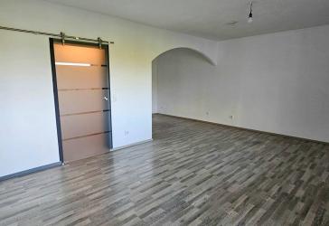Großzügige, gepflegte 1,5 Zimmerwohnung inkl.PKW-Stellplatz in Bietigheim-Bissingen