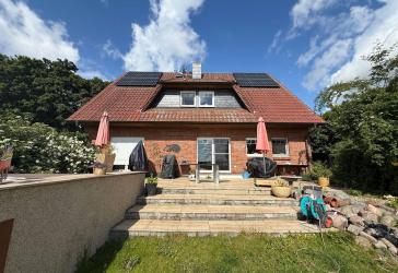 *** Einfamilienhaus mit Pferdehaltung direkt am Haus ***