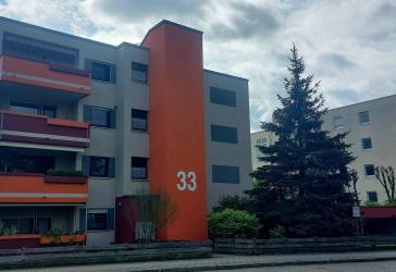 Wohnen zwischen Natur und Stadt – provisionsfreie 2-Zimmer-Wohnung mit Balkon und Tiefgarage in Fürth-Burgfarrnbach