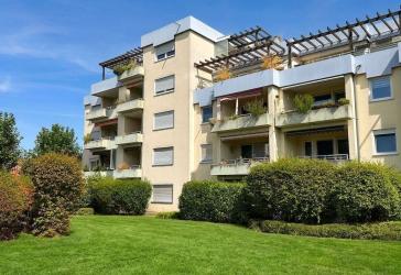 Klasse helle 2-Zi.-EG-Wohnung mit Terrasse und inkl. Tiefgarage in zentraler Lage in Bad Krozingen