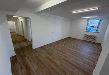 Wunderschöne kernsanierte Büroräume/Praxis mit 5 Zimmer im Erdgeschoss