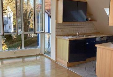 Helle Wohnung mit Erker und Spitzboden - Erbpacht