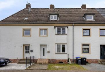 Charmantes Reihenhaus aus den 1930er Jahren mit 4 Schlafzimmern und tiefem Garten in Gronau