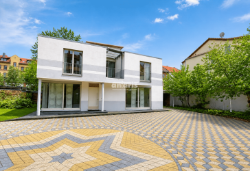 antaris Immobilien GmbH ** Wo moderne Architektur auf außergewöhnlichen Wohnkomfort trifft **