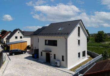 Modernes Reihenendhaus, schlüsselfertig - Terrasse, Garten, 2 Stellplätze, KfW 40