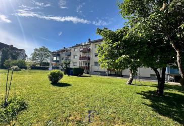 Helle und ruhig gelegene 3-Zimmer-Wohnung nähe Stadtrand mit großem Balkon u. Keller, Garage, frei!