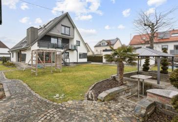 Traum-(Zweifamilien-)Haus mit zusätzlichem Potential in sehr begehrter Zentrallage in Königsbrunn