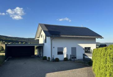 Modernes Schwörer-Einfamilienhaus mit Smart Home, PV-Anlage und großem Grundstück in Gosheim