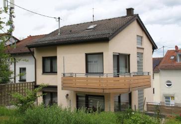 von privat: Gepflegtes Einfamilienhaus mit Einliegerwohnung in Zentrumslage von Stuttgart-Birkach