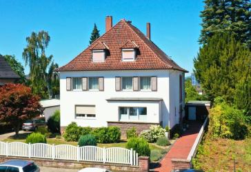 Großzügige 4-Zimmer-Eigentumswohnung mit Balkon und Echtholzdielen in Bielefeld-Schildesche