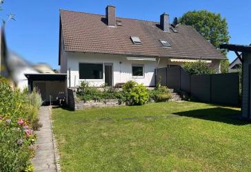 Doppelhaushälfte mit Einliegerwohnung oder großes Haus - provisionsfrei