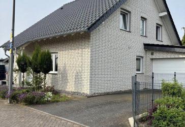!!PROVISIONSFREI!! Klinker-Einfamilienhaus mit viel Platz, großem Garten, Fitness- und Sauna Bereich