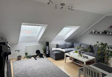 Helle 2-ZKB-Wohnung mit Fernblick, Garten und schneller Anbindung an A7/A49