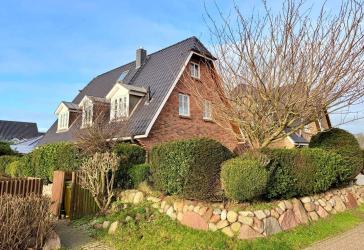Exklusives Einfamilienhaus in strandnaher Bestlage zu verkaufen