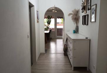 Profisionsfrei: helle 3,5 Zimmerwohnung im Straubinger Süden
