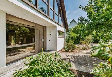 Architektonisches Unikat inmitten gewachsener Natur!