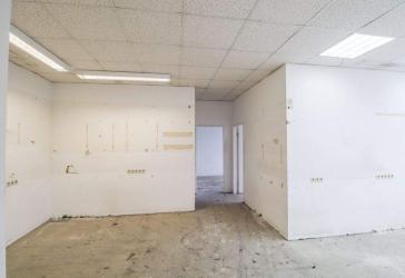 Ausbau nach Mieterwunsch! Zentral im Ärztehaus - Flexible Gewerbefläche mit Aufzug & Ausbauoption!