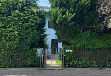 Großzügiges Haus mit wunderschönem Garten in ruhiger Lage