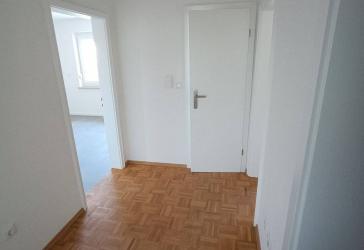 Frisch renovierte Wohnung in Plattling mit großem Balkon