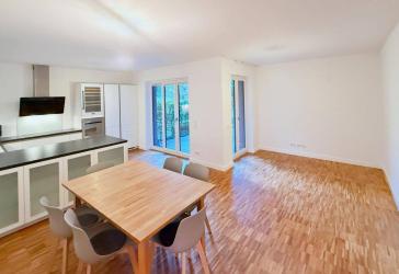 Frisch renoviert in Othmarschen: 4 Zimmer, jedes mit Gartentür - provisionsfrei