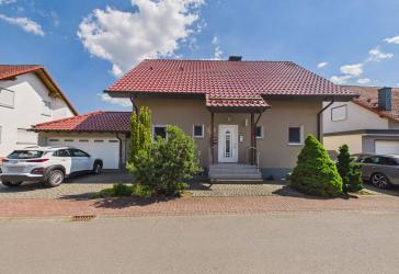 Ankommen und wohlfühlen: Gepflegtes Einfamilienhaus mit Fernblick in Hungen - OT
