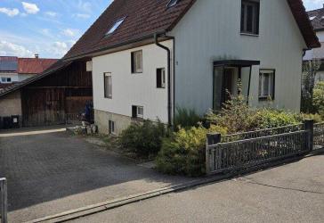 Freistehendes Einfamilienhaus mit Ökonomiegebäude in Rheinfelden-Nollingen