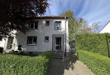 Reihenendhaus mit schönem Garten