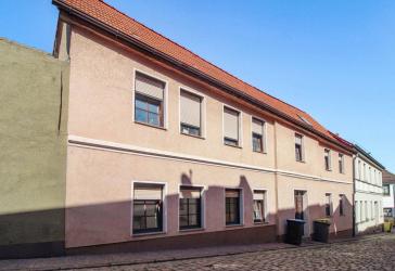 Großzügiges EFH mit Einliegerwohnung und Wintergarten im historischen Altstadtbereich