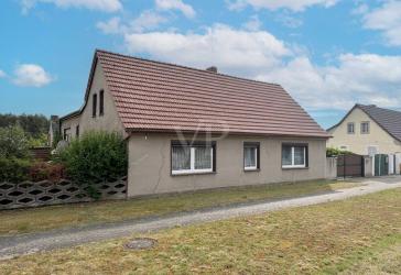 Modernisiertes Einfamilienhaus mit Wärmepumpe und großem Grundstück