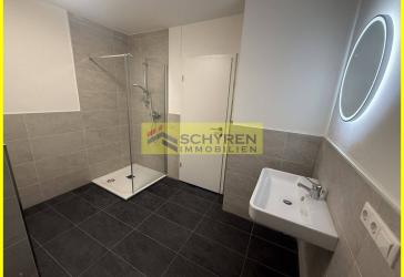 Bezugsfrei & umfassend modernisiert - attraktive 3-Zimmer-Wohnung mit Stellplatz