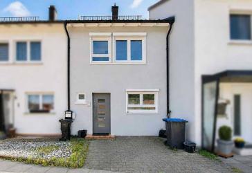 Charmantes Reihenmittelhaus mit viel Potenzial - modernisiert und bereit für Ihre Ideen