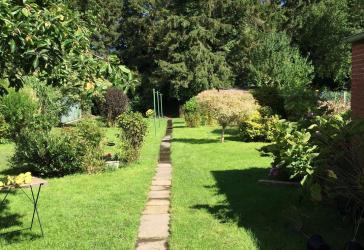 Charmante Doppelhaushälfte mit großem Garten und Garage in Tönning