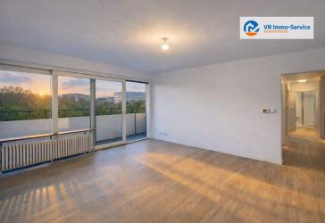 Modern und sofort bezugsfrei: 3 Zimmer, Einbauküche, Loggia und Stellplatz