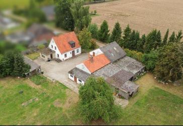 Freistehendes Einfamilienhaus in ländlicher Lage- großzügiges Grundstück mit Bebauungsfläche!
