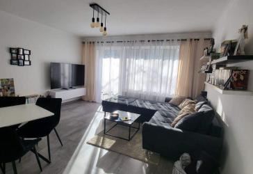 Möblierte, preisbewusste 2 Zimmer Wohnung mit Balkon