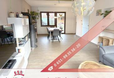 Modernisiertes Einfamilienhaus mit Kamin, Garten & Garage